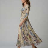 Celeste™ | Vestido midi floral com decote cruzado e manga a três quartos