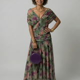 Casimira™ | Vestido midi de ombros descobertos com decote drapeado