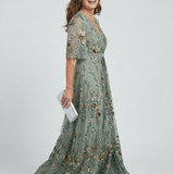 Serafina™ | Vestido maxi floral com decote halter em verde-sálvia