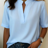 Mariana™ | Blusa Chique com Decote em V e Detalhe Dourado