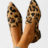 Lillian™ | Mocassim Estampado com Fivela Metálica